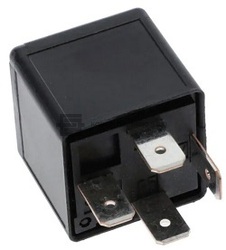 Mini relé F4 typ V23134-B0053-C642 z řady automotive.