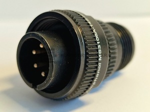 Kruhový konektro dle MIL-DTL-5015/MIL-C-5015 v černé barvě