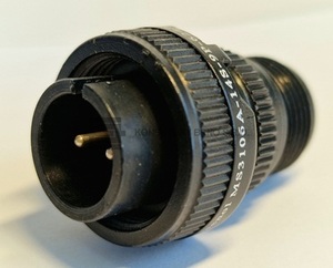 Kruhový konektro dle MIL-DTL-5015/MIL-C-5015 v černé barvě